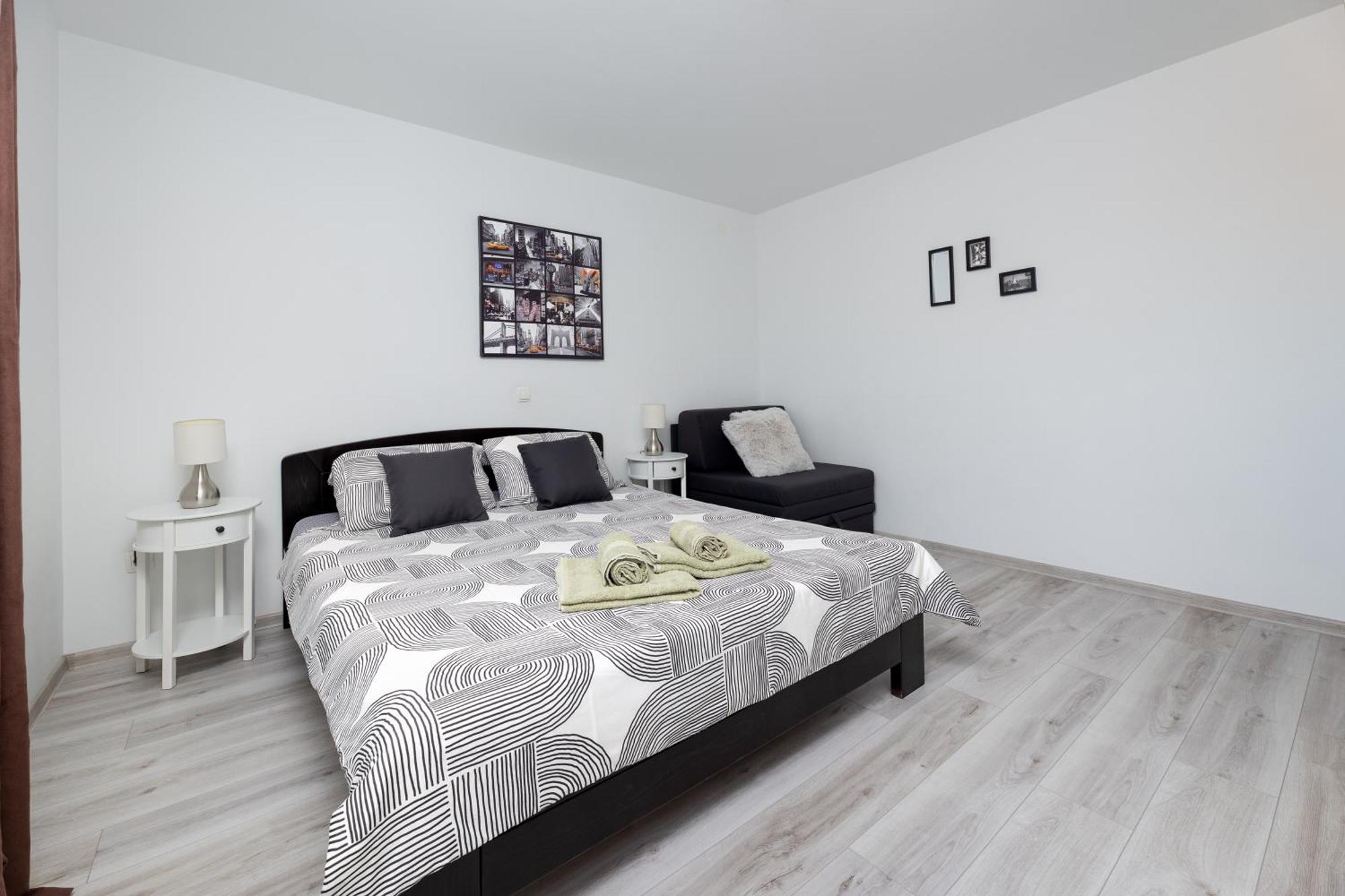 Apartment Kokolo With Sea View Split Bagian luar foto