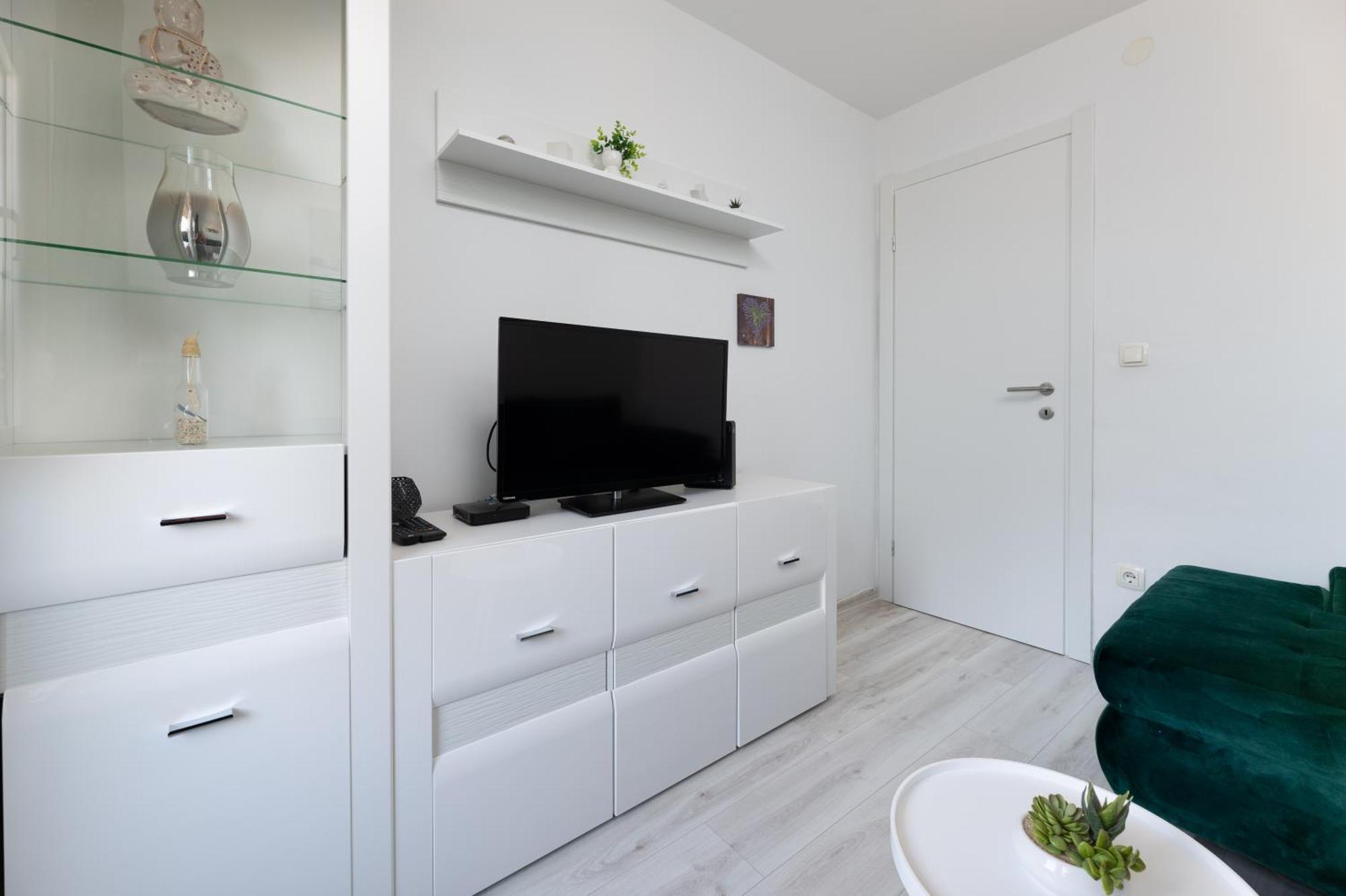 Apartment Kokolo With Sea View Split Bagian luar foto
