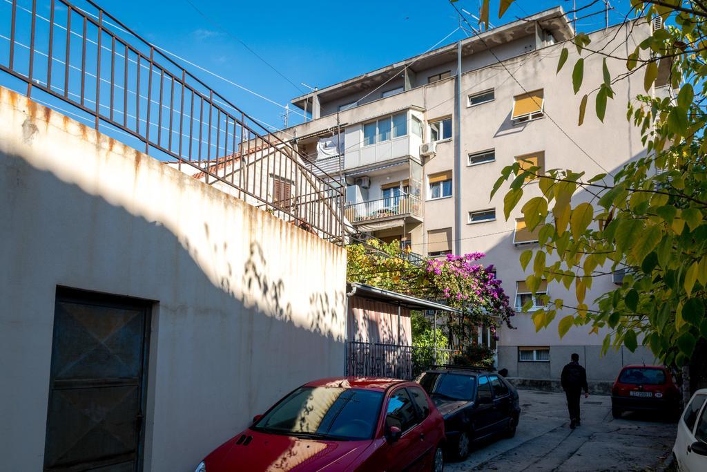 Apartment Kokolo With Sea View Split Bagian luar foto